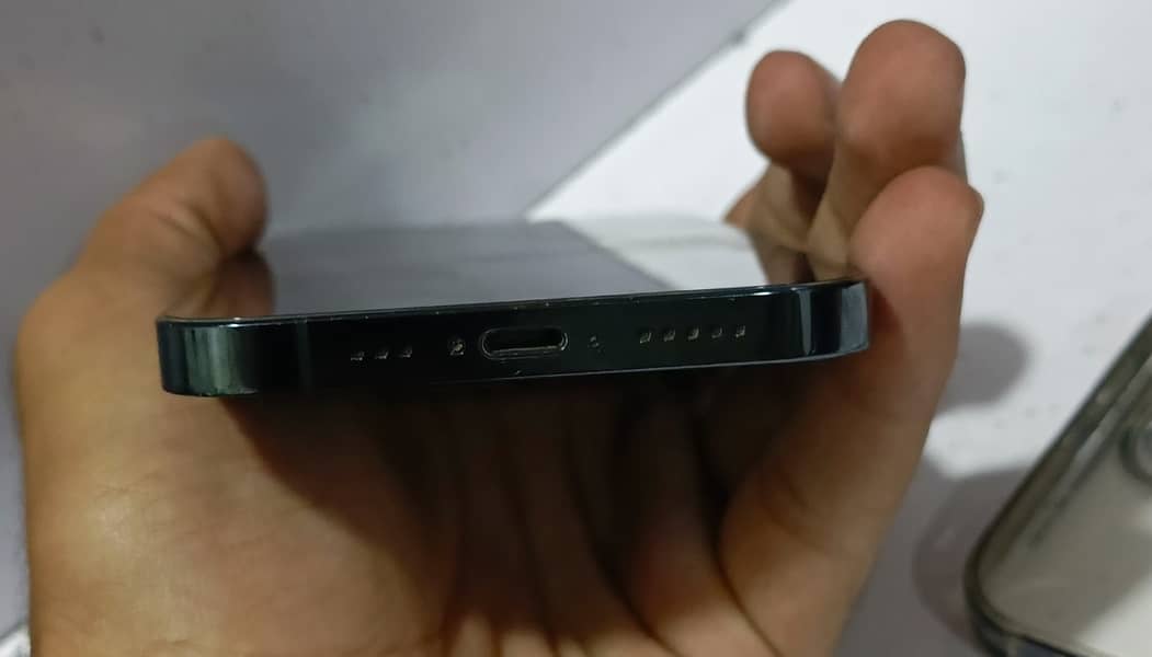 Apple iPhone 12 Pro 2