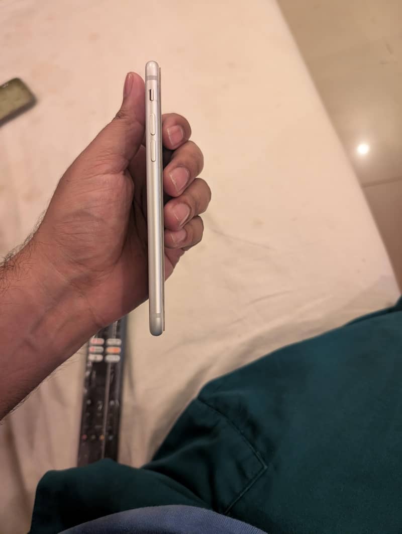 Apple iPhone 7 3