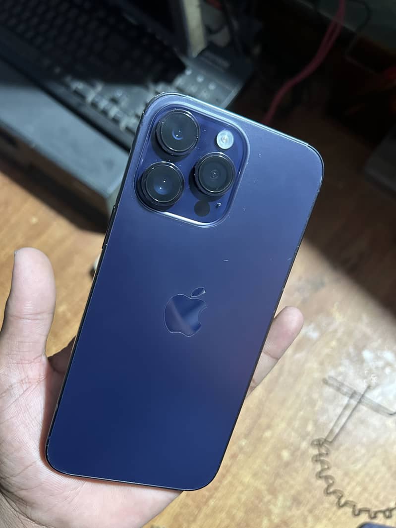 Apple iPhone 14 Pro Max 0
