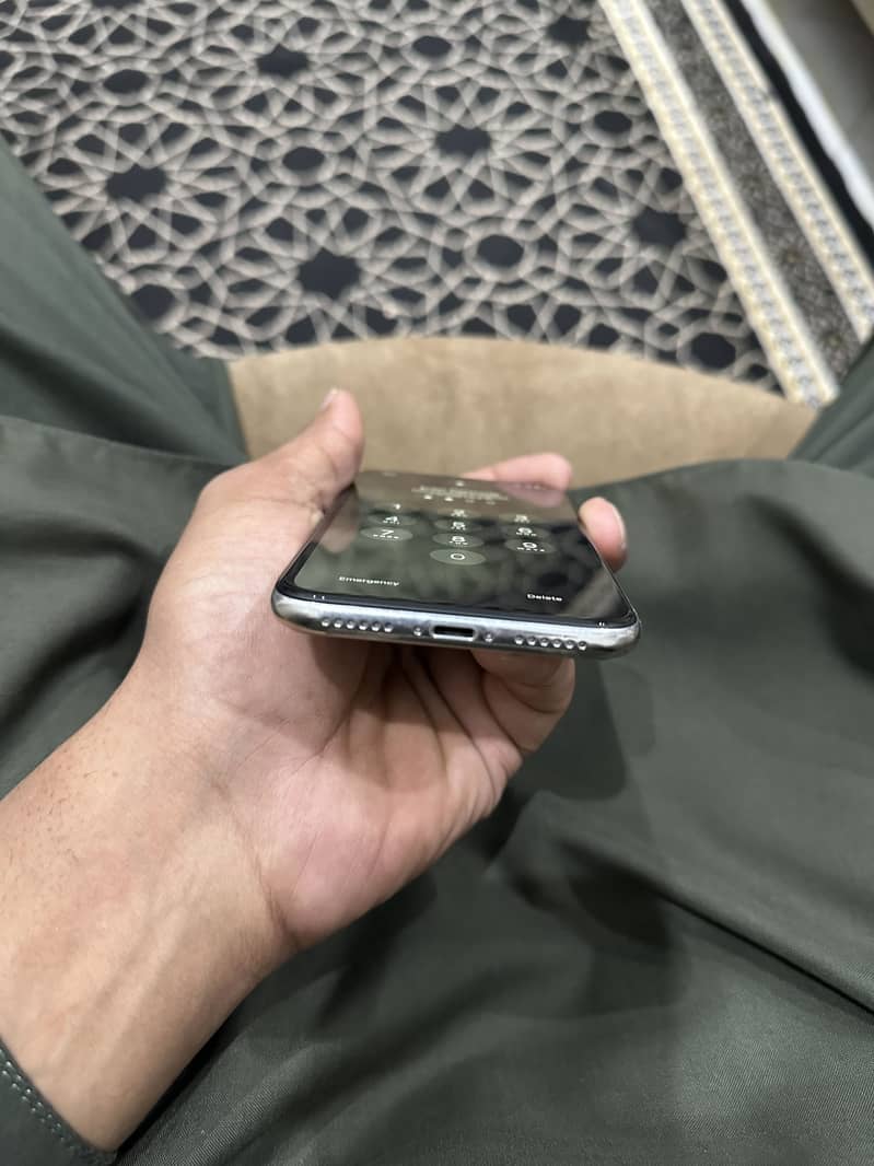 Apple iPhone X 1