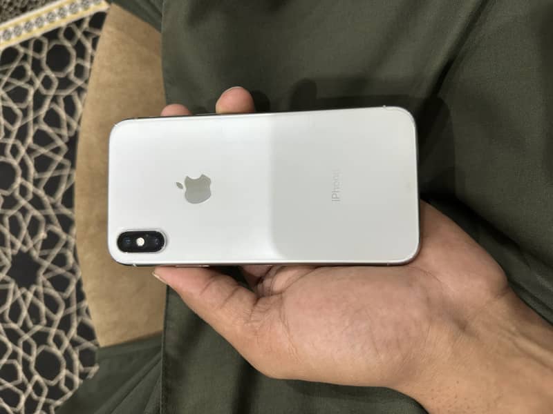 Apple iPhone X 3