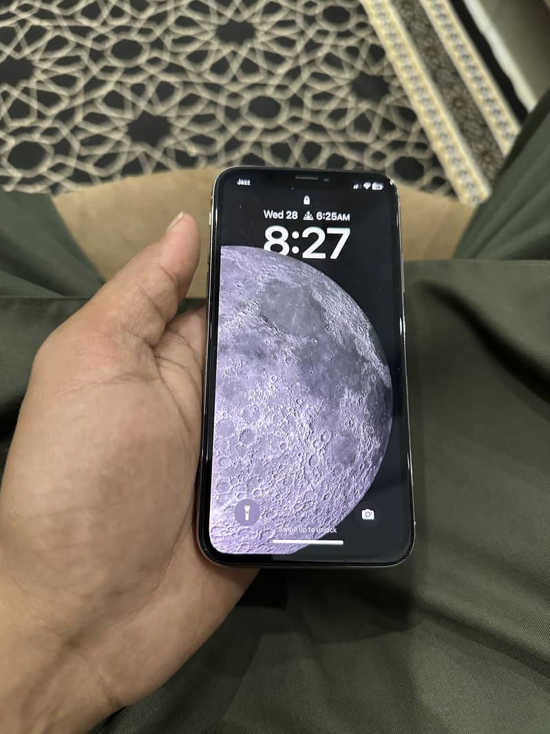 Apple iPhone X 4