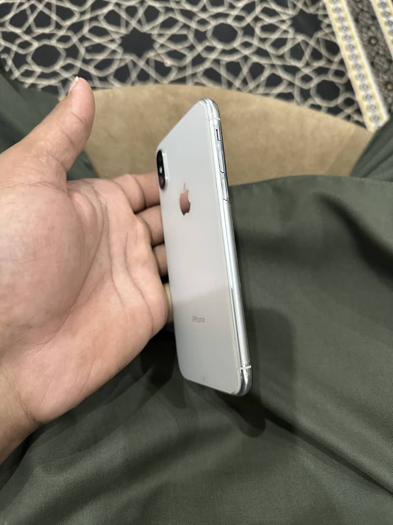 Apple iPhone X 6