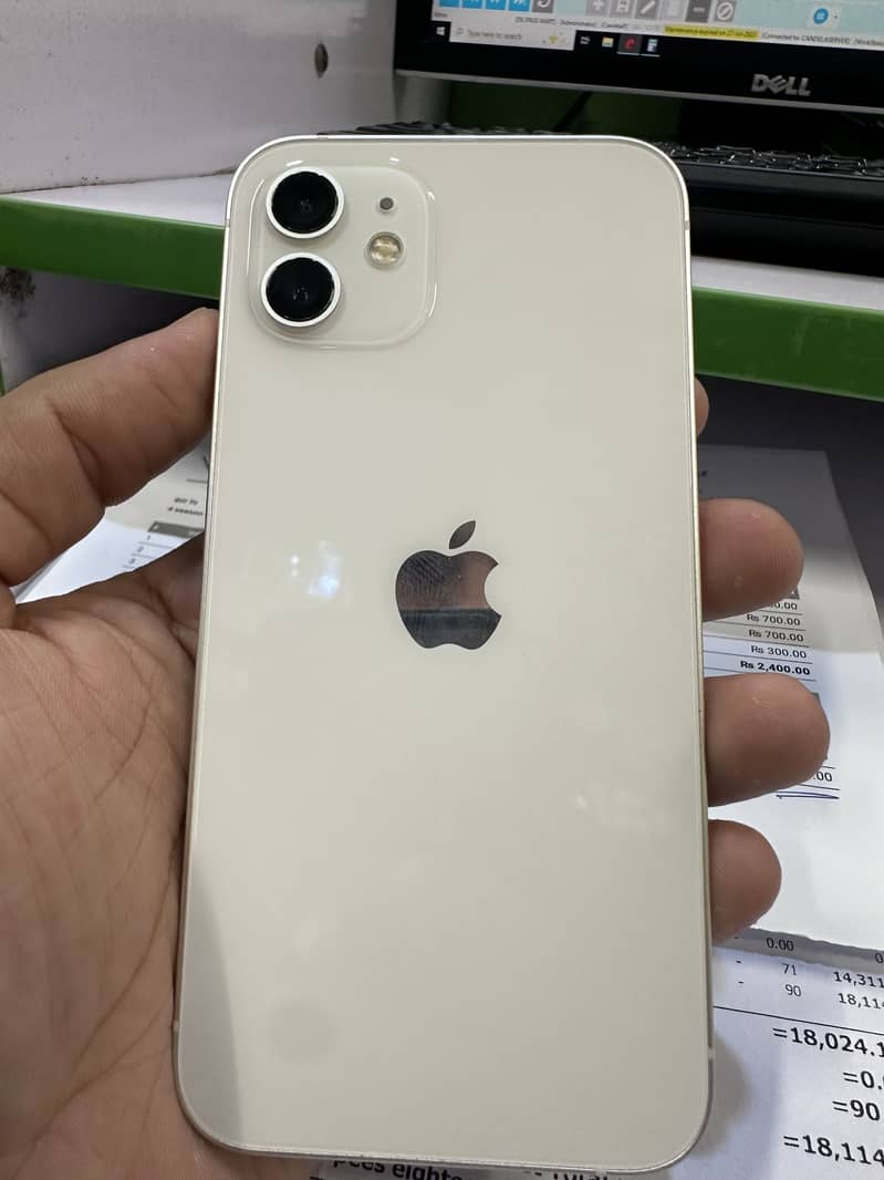 Apple iPhone 12 6