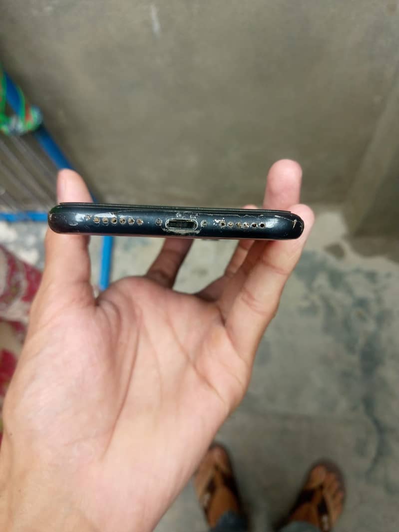 Apple iPhone XR 6