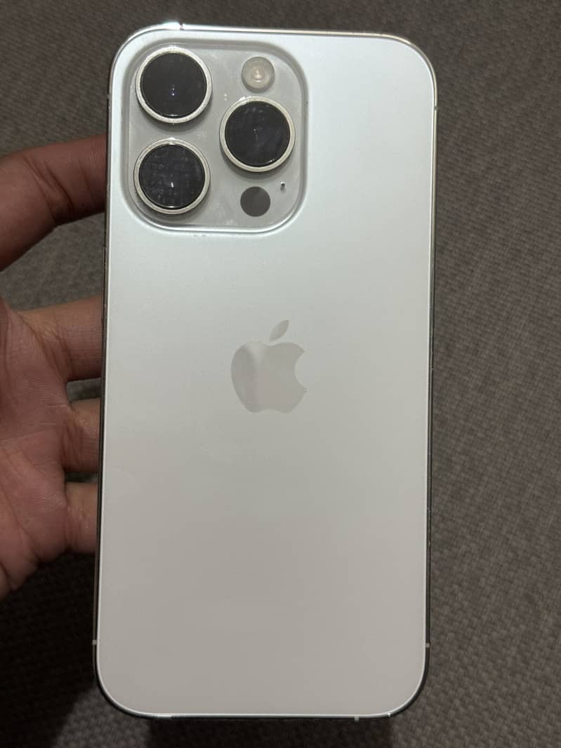 Apple iPhone 14 Pro 1