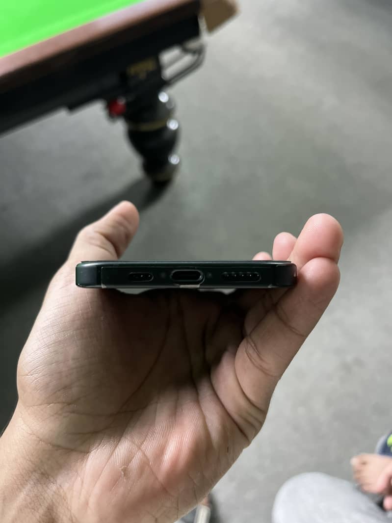 Apple iPhone 15 4