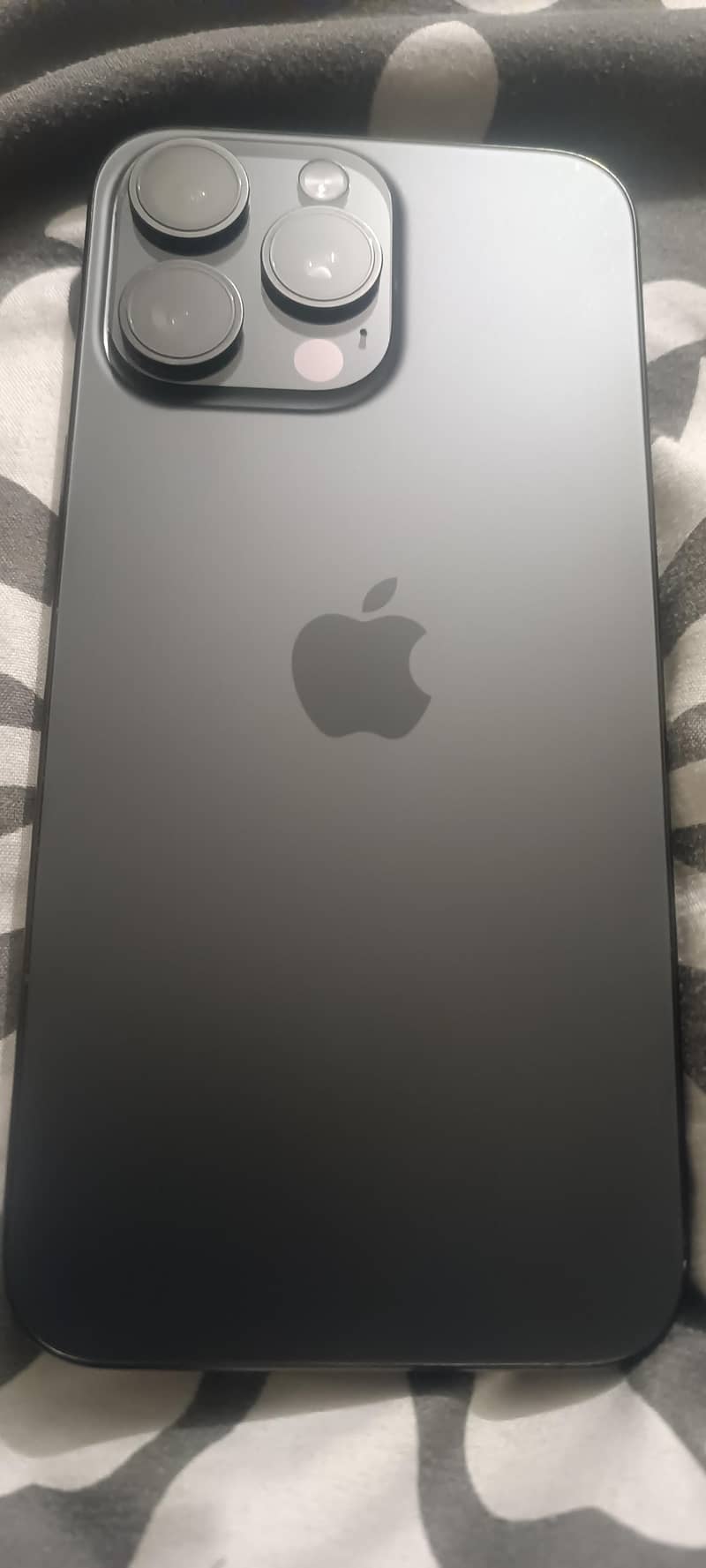 Apple iPhone 15 Pro Max 1