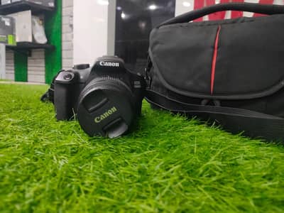 I'm selling my Canon EOS 1300D DSLR Camera