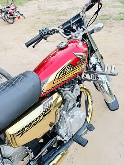Honda 125 self Start gold edition 2025