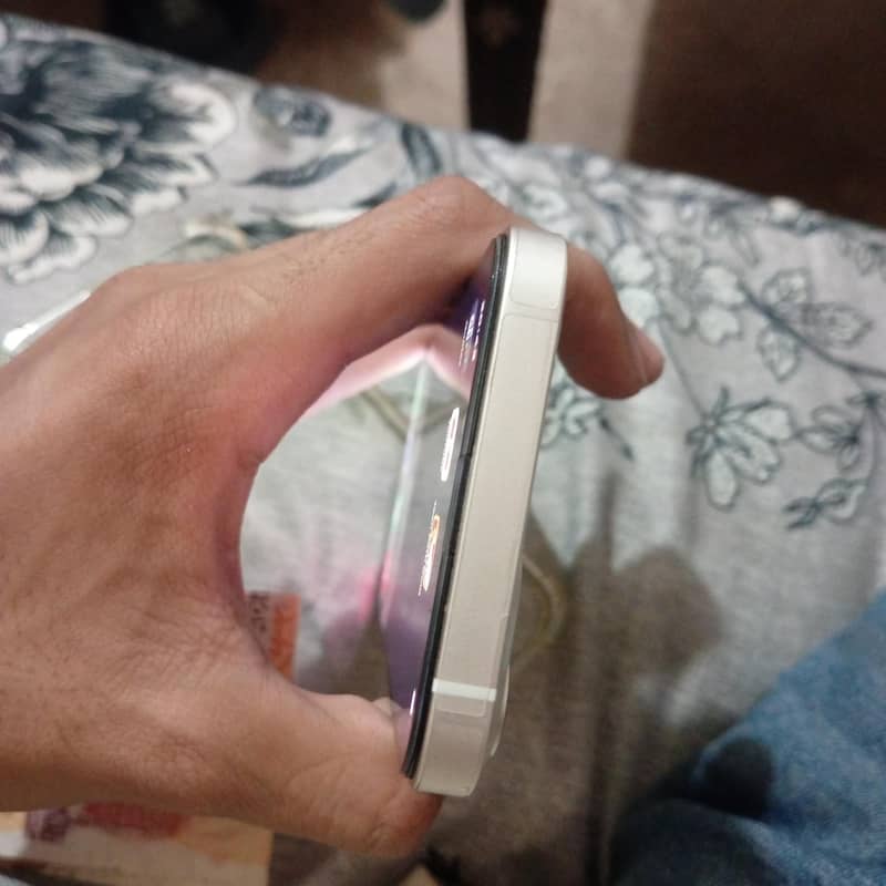 Apple iPhone 13 6