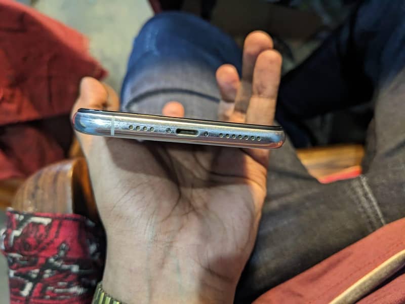 Apple iPhone 11 Pro Max 2