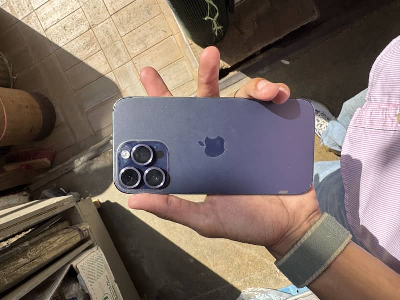 Apple iPhone 14 Pro Max 0