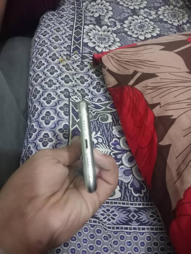 Apple iPhone 11 Pro Max 3