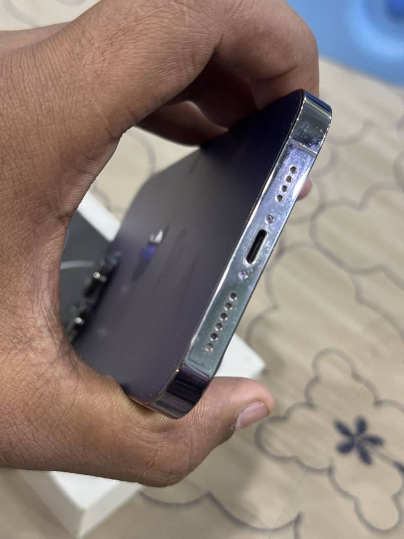 Apple iPhone 14 Pro Max 4