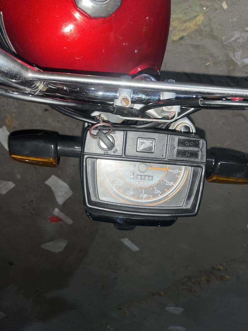 Honda CD70 4