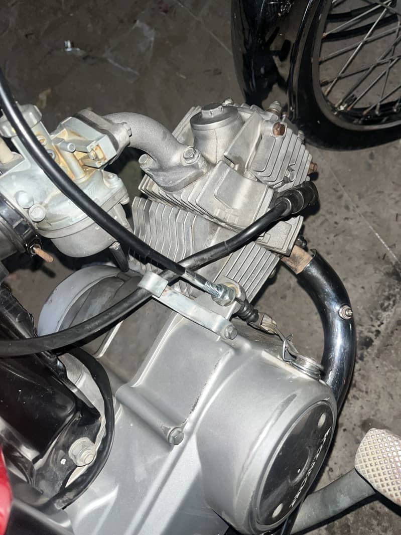 Honda CD70 6
