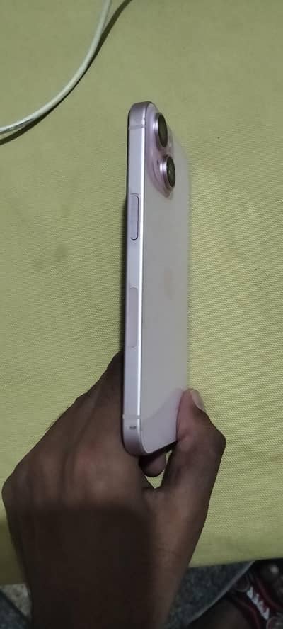 Apple iPhone 15
