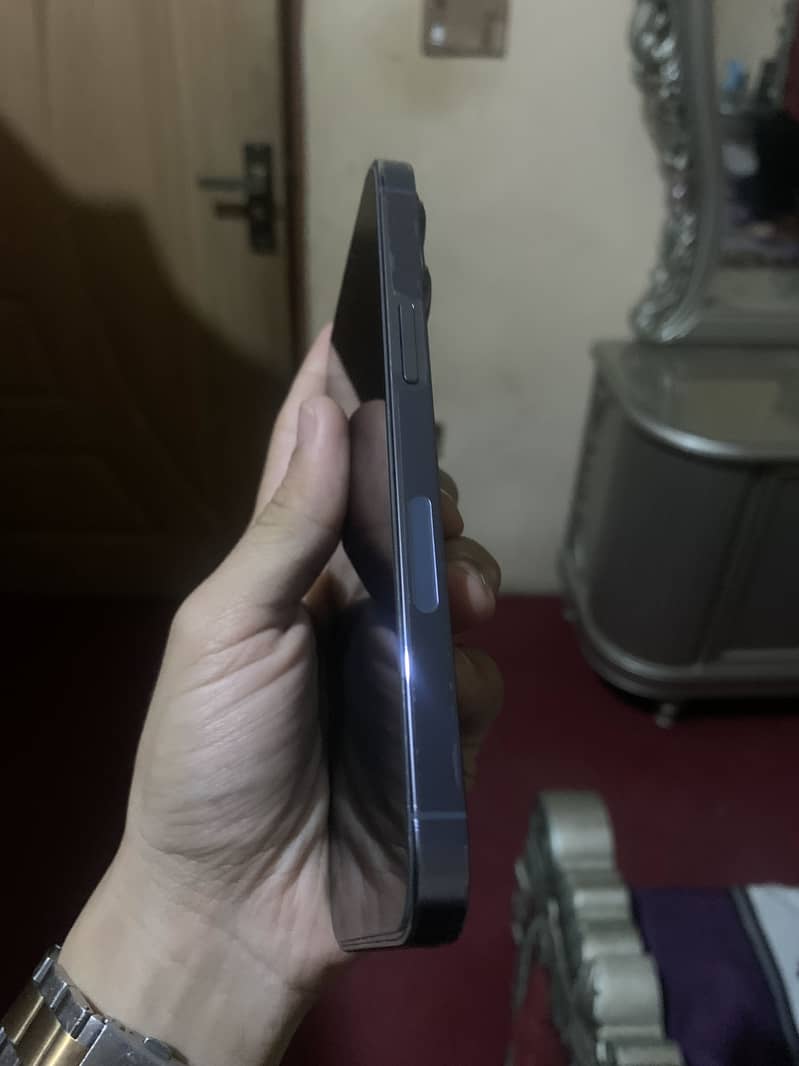 Apple iPhone 13 Pro 4