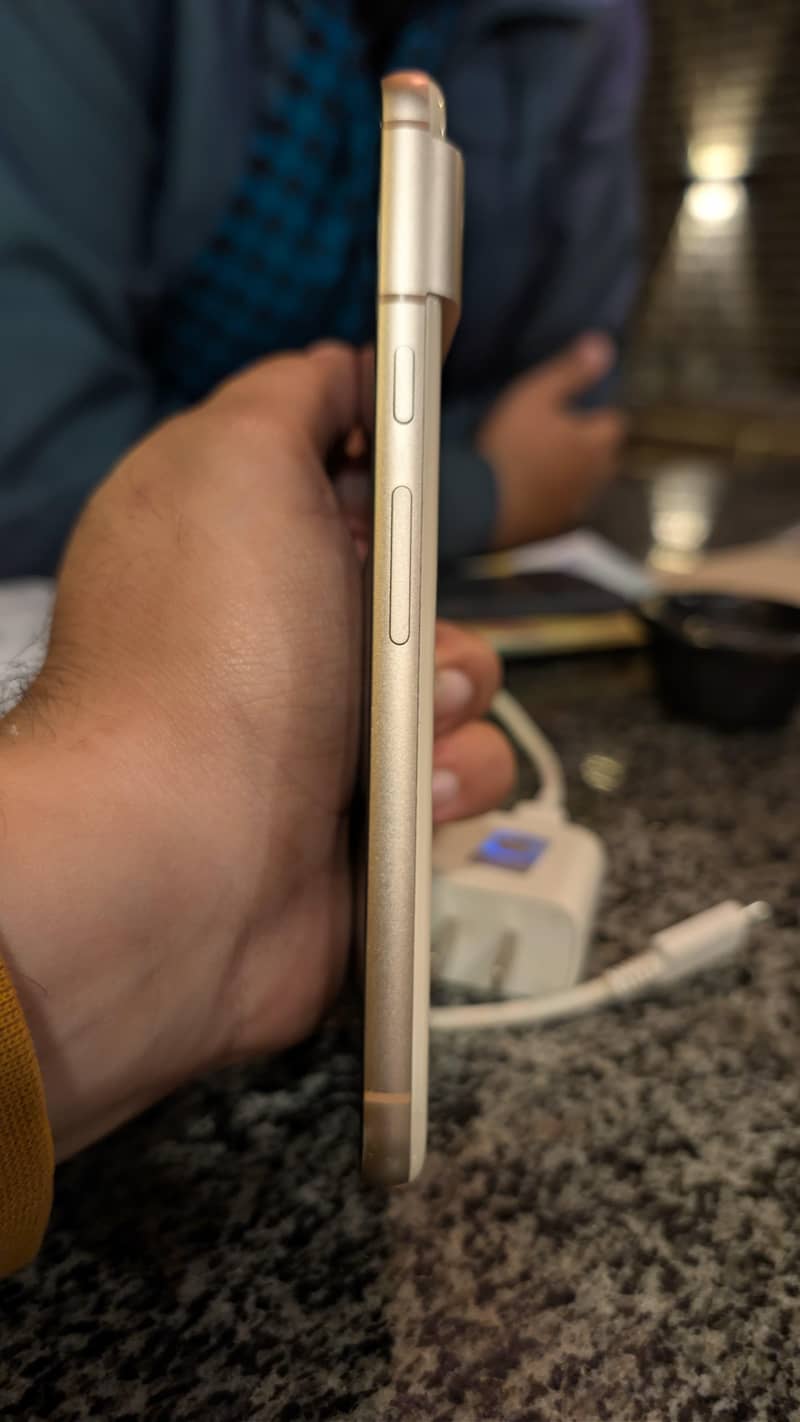 Google Pixel 8 2