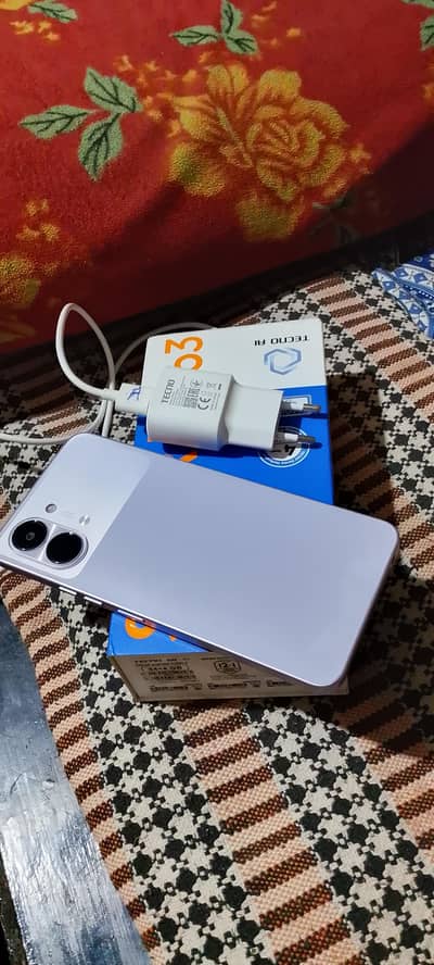 tecno spark go 3 ek mahine pahle daba pack liya tha