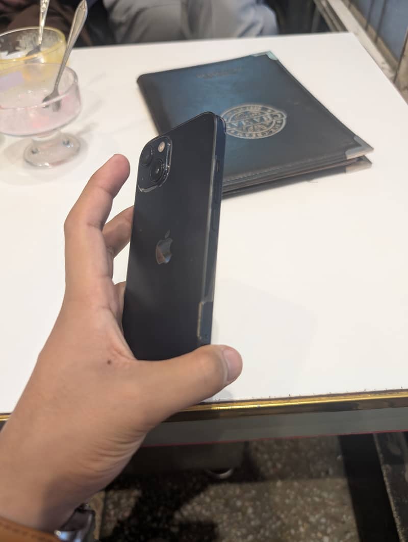 Apple iPhone 13 1