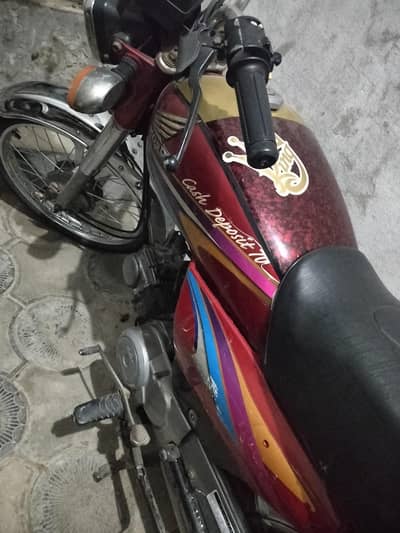 old is gold Honda 70 lush condition