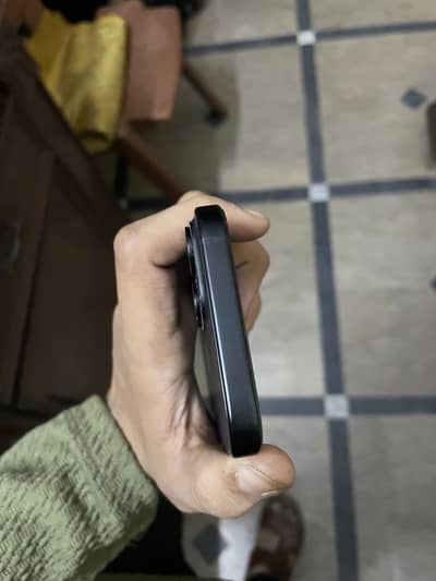 Apple iPhone 15