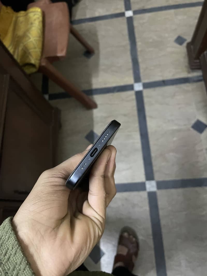 Apple iPhone 15 3