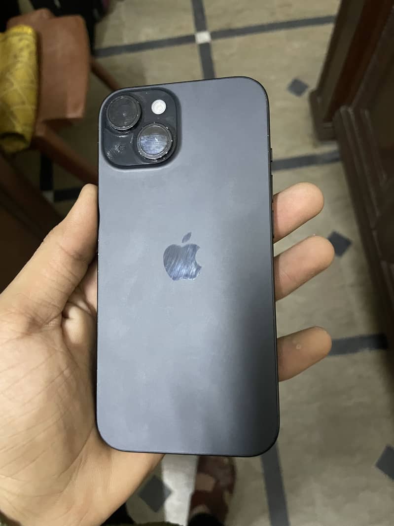 Apple iPhone 15 4