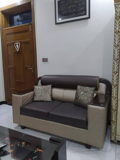 6 seaters sofa set in excellent condition