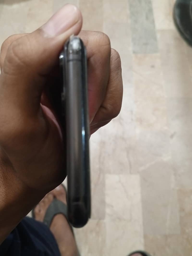 Apple iPhone 11 Pro Max 3