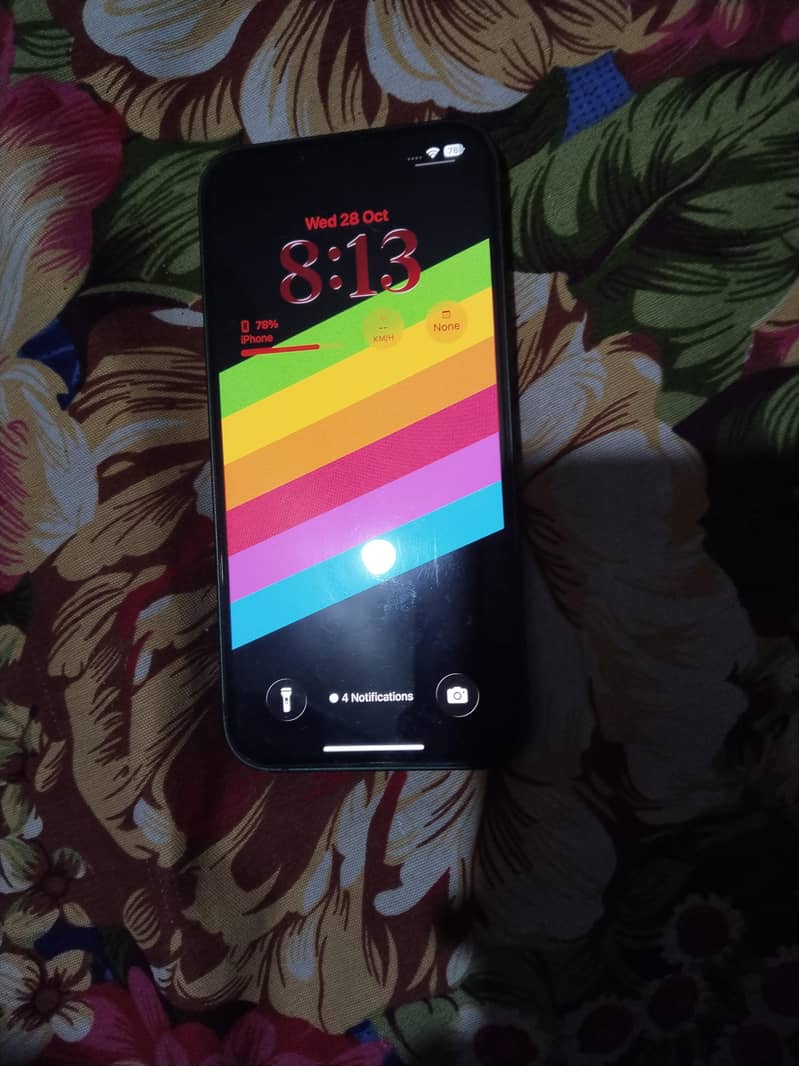 Apple iPhone 13 4