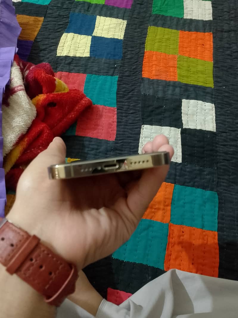 Apple iPhone 13 Pro 2