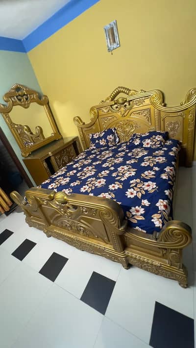 Queen Size Luxury Bed with Mattress & Dressing Table