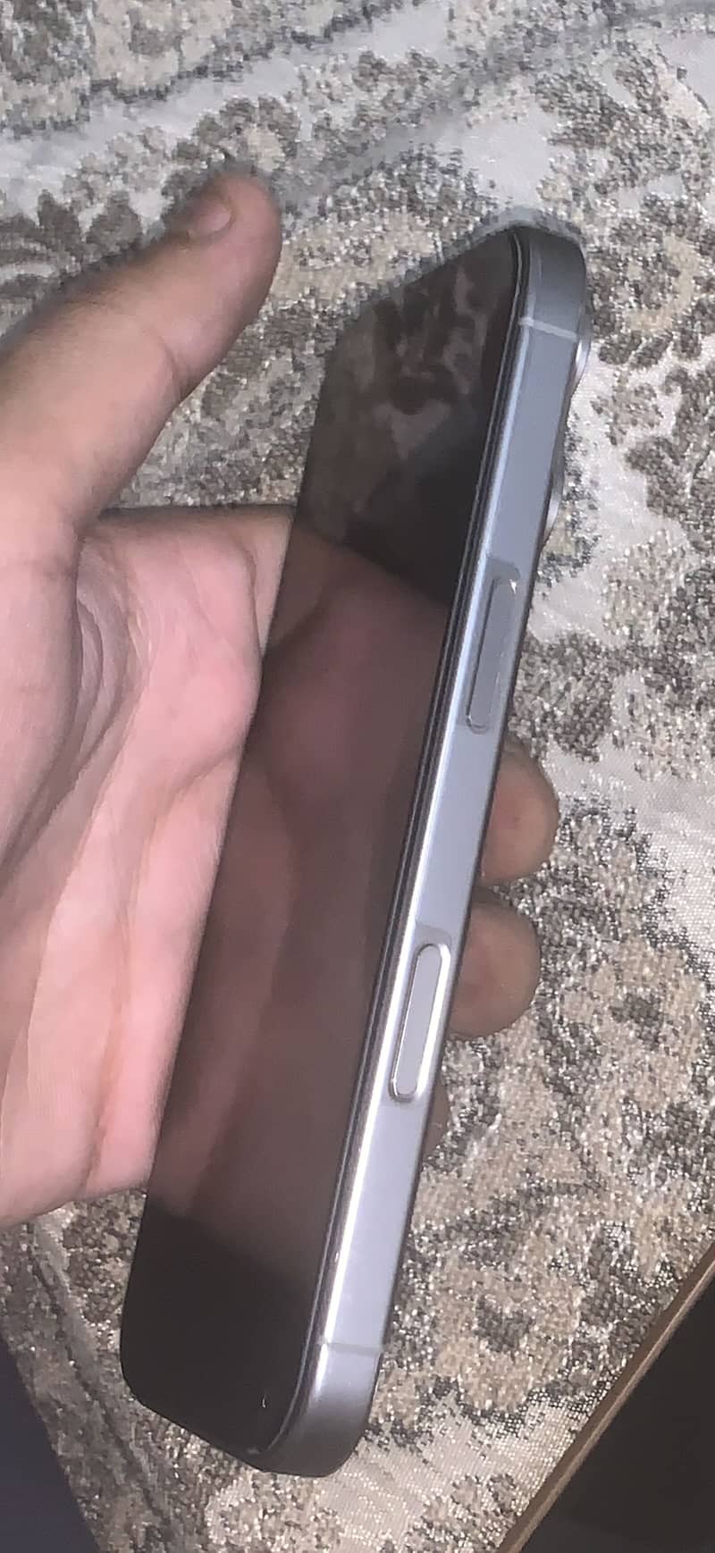 Apple iPhone 16 Pro 2