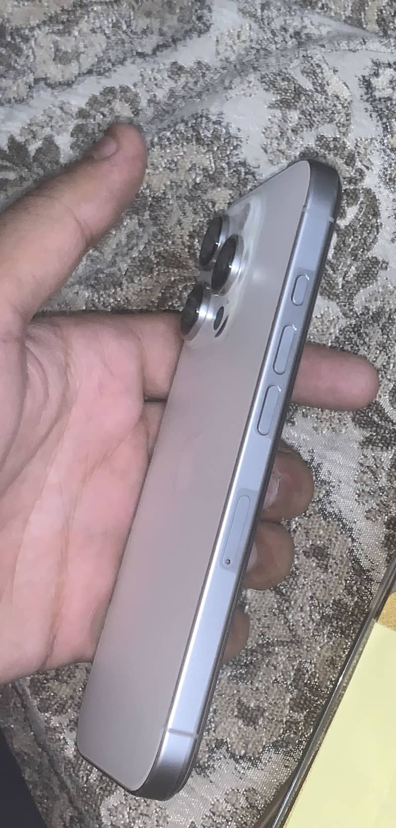 Apple iPhone 16 Pro 4