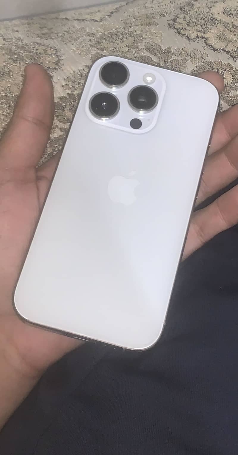 Apple iPhone 16 Pro 6