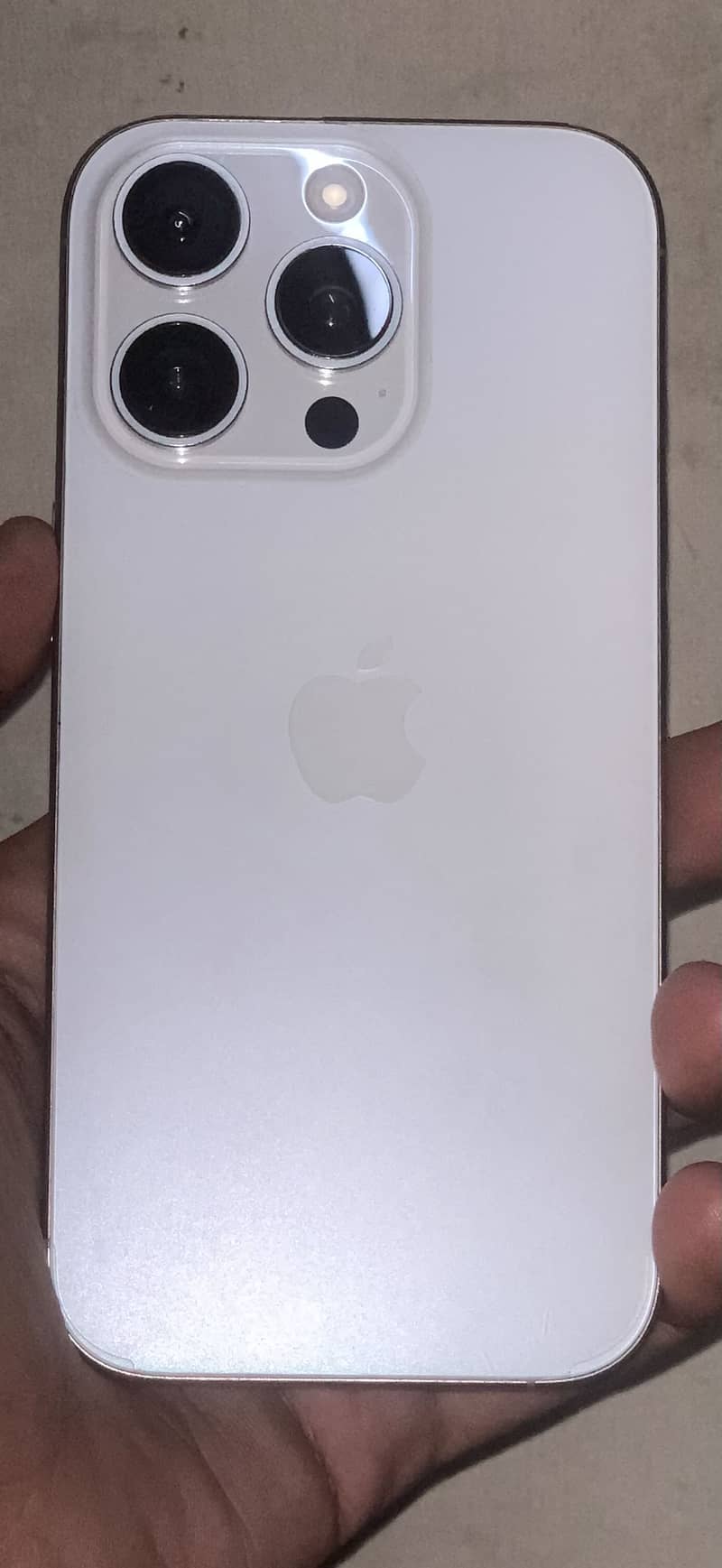 Apple iPhone 16 Pro 7