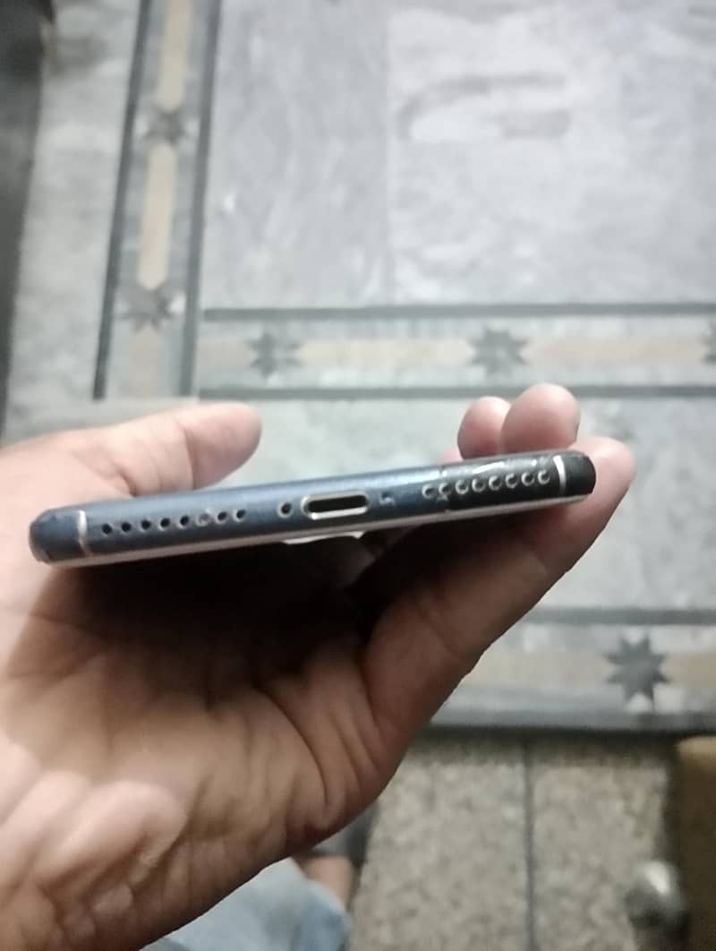 Apple iPhone 7 Plus 1
