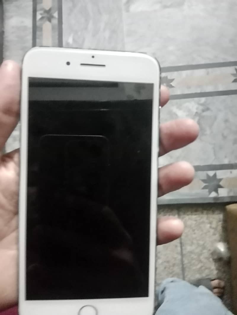Apple iPhone 7 Plus 2
