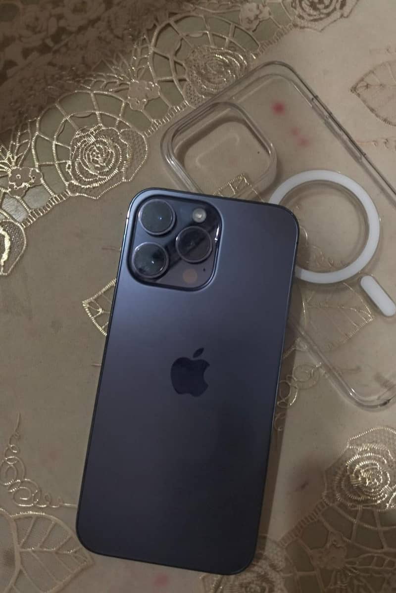 Apple iPhone 14 Pro Max 1