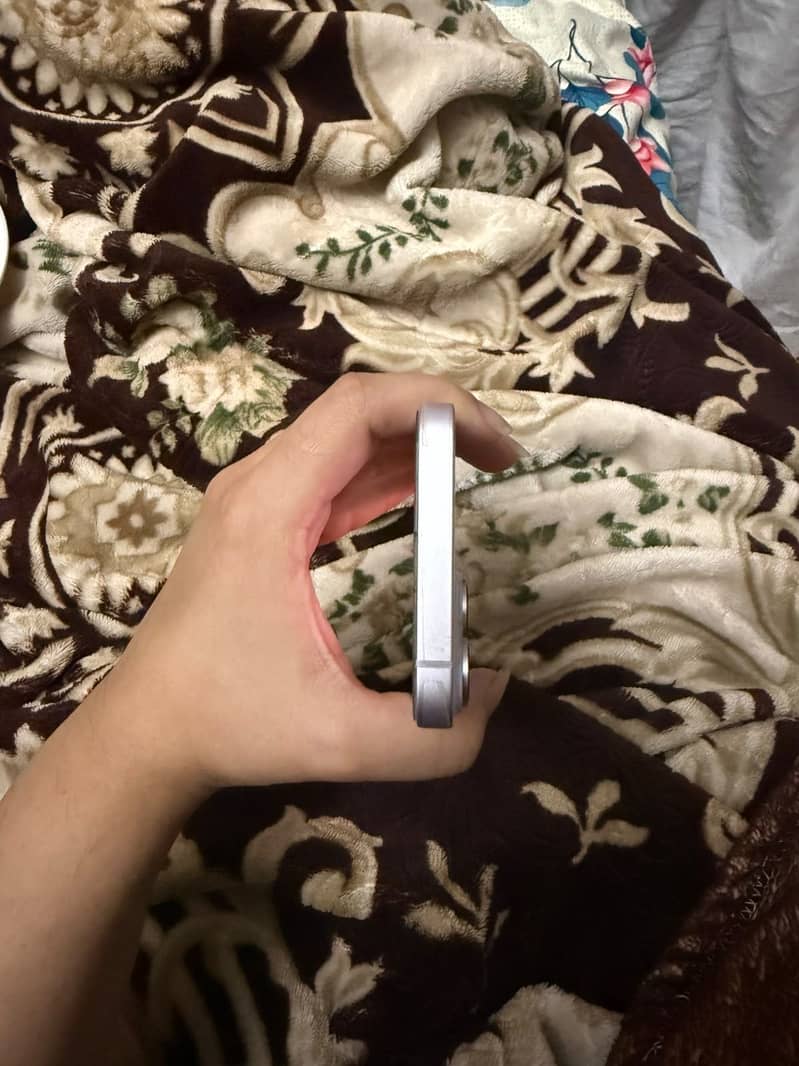Apple iPhone 14 5