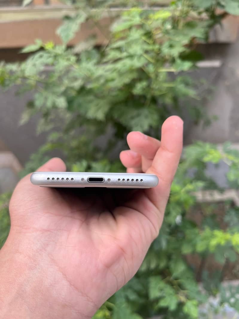 Apple iPhone 8 2