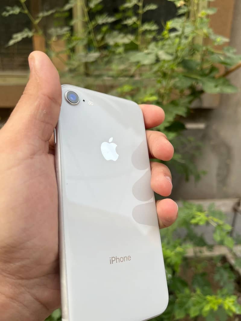 Apple iPhone 8 5
