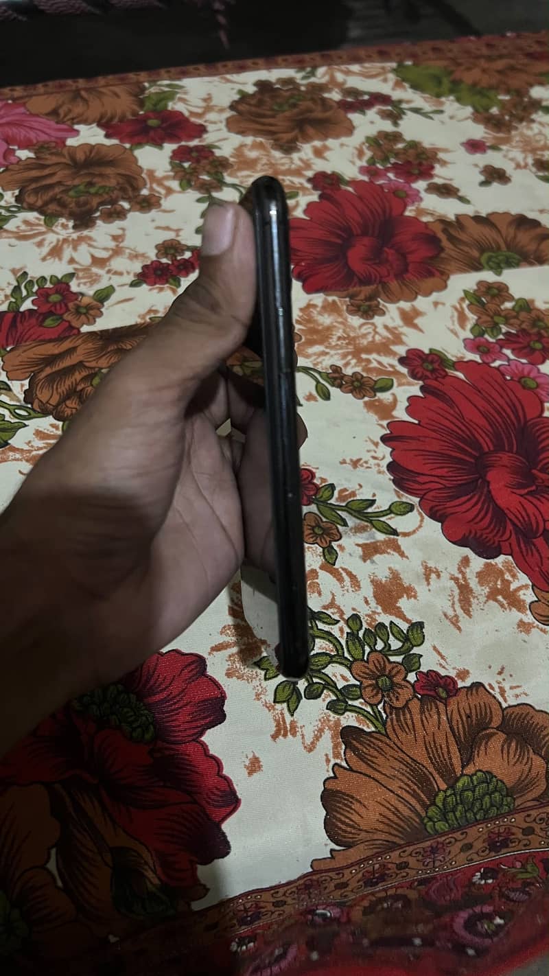 Apple iPhone 11 Pro 6