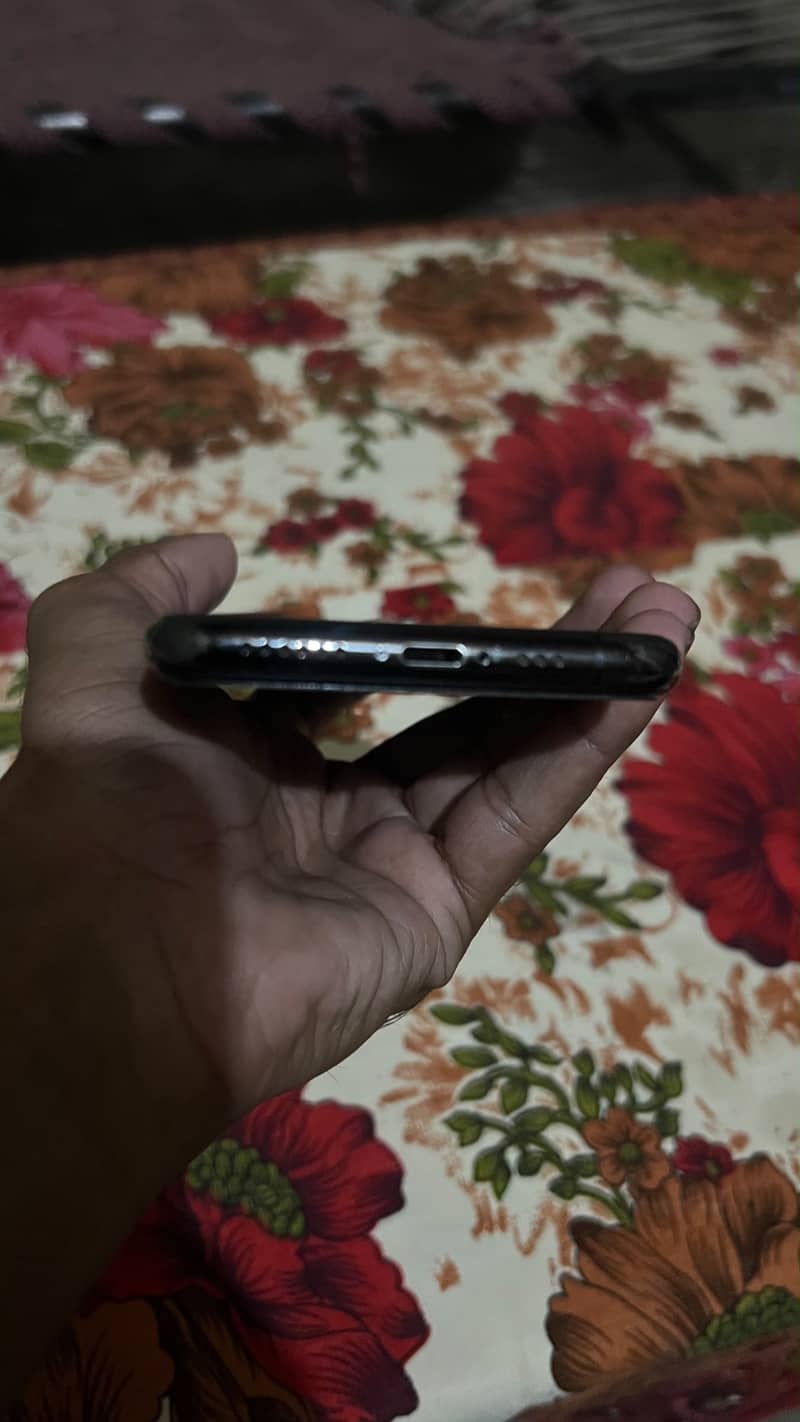 Apple iPhone 11 Pro 7