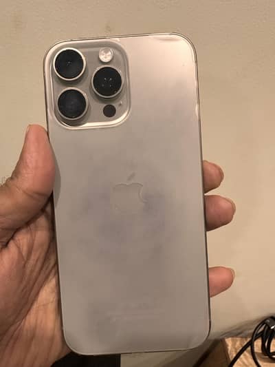 Apple iPhone 16 Pro Max