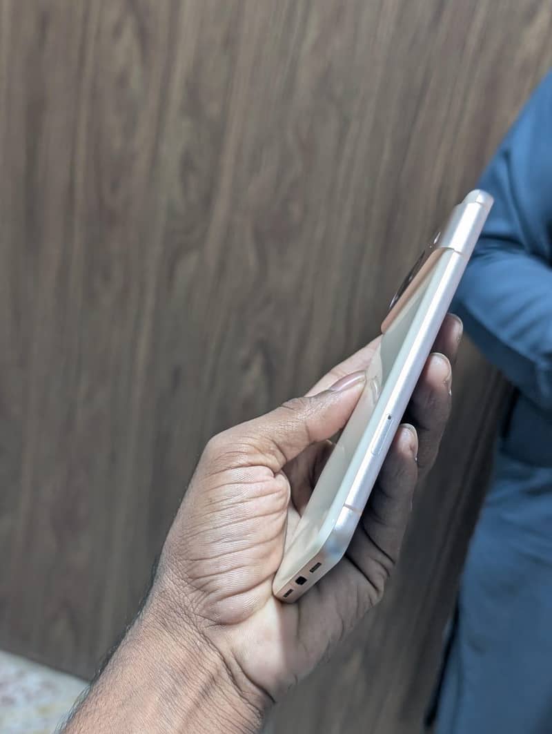 Google Pixel 8 2