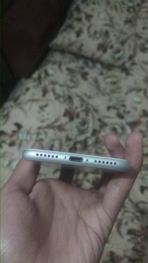 Apple iPhone 7 sim working 3
